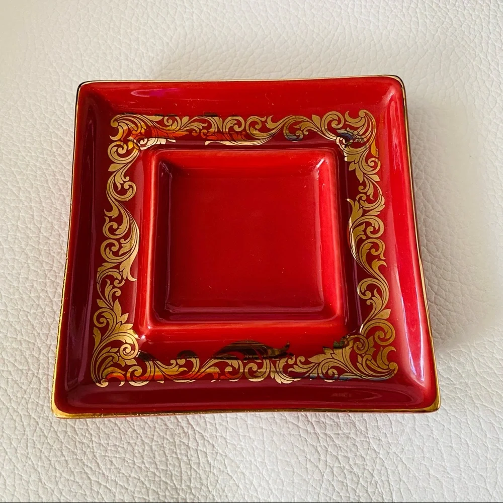 Besame Cosmetics Cake Mascara Holder ceramic plate